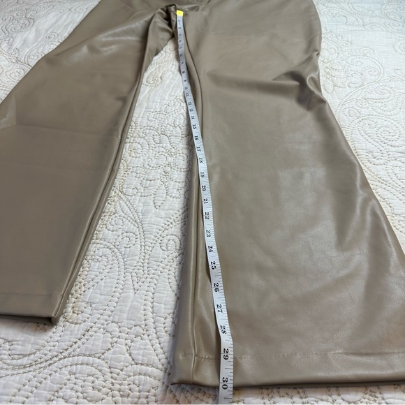 -NWT A&F curve love vegan leather beige flare pants - Picture 3 of 8